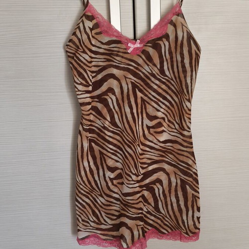 Mystico Animal Print Nightdress medium like new with pink lace