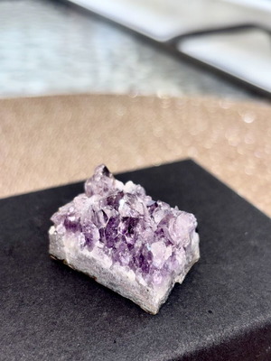 Amethyst rock like new