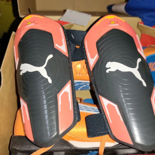 Puma V5.10 TT football shoes new, size 44, with gift shin guards and socks