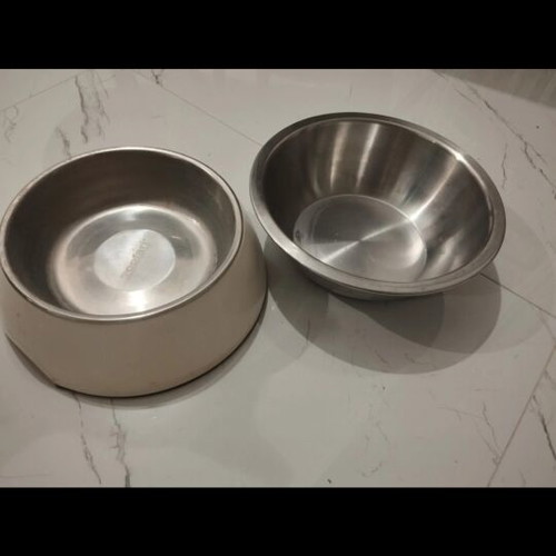 Dog bowls stainless steel for medium size dog like new