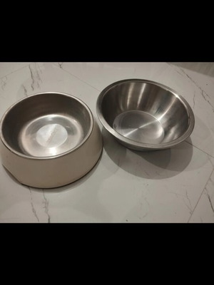 Dog bowls stainless steel for medium size dog like new
