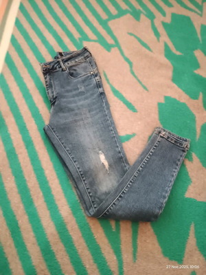 Jeans slim fit like new, blue, sizes S and M