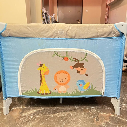 Lionelli Playpen like new with extra Hauck mattress