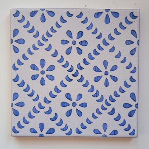Handmade decorative tile 20x20 like new, blue-white