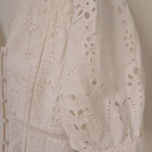 White cropped shirt with broderie anglaise embroidery H&M like new