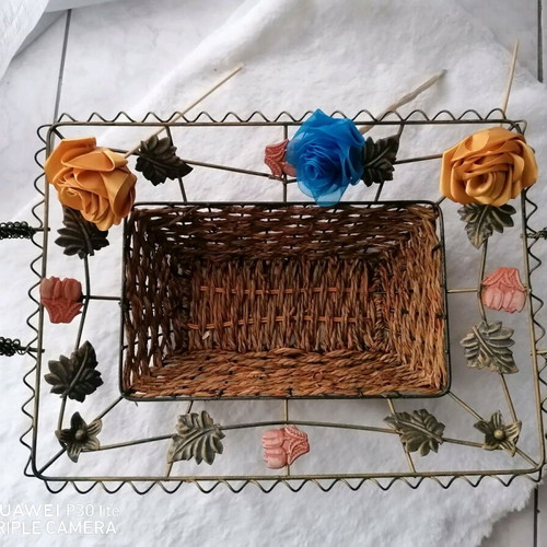 Decorative basket like new