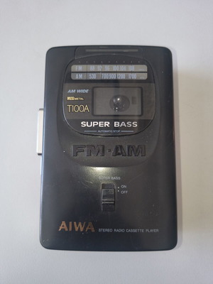 AIWA HS-T100 Vintage Walkman 1975s used, cassette motor issue