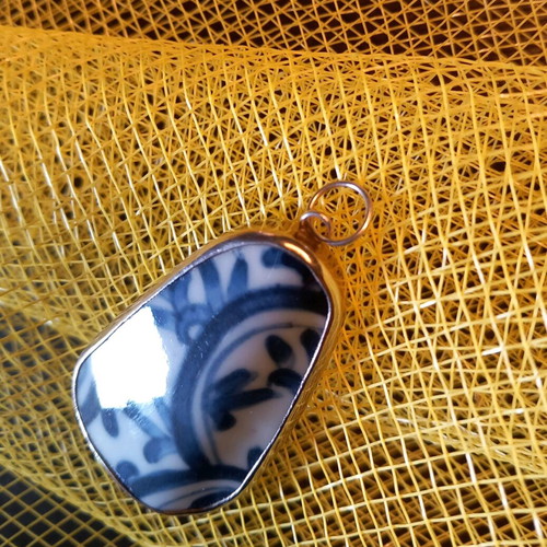 Leondarakis Design Jewellery porcelain pendant in sterling silver 925