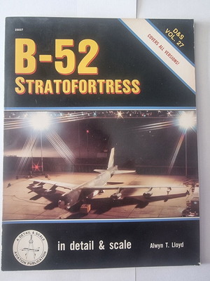 B-52 Stratofortress In Detail & Scale Τόμος 27 βιβλίο σαν καινούργιο, Αγγλικά