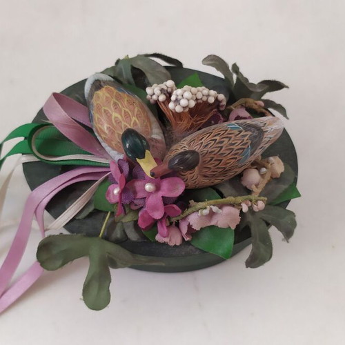 Box like new approximately 12x7 cm
