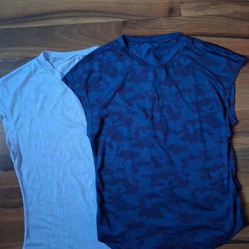 Shein blue and white perforated sports T-shirts, small, pack of 2