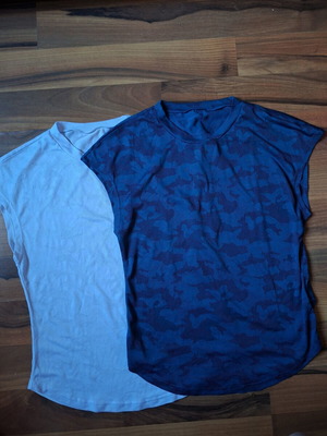 Shein blue and white perforated sports T-shirts, small, pack of 2