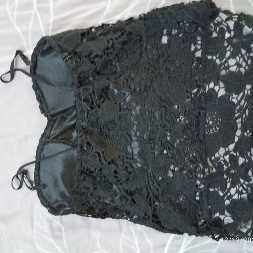 Lace bustier black like new with zipper