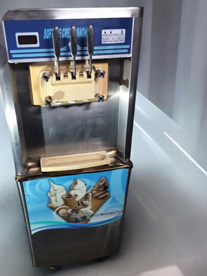 Soft cream ice cream machine 3 flavors used, German