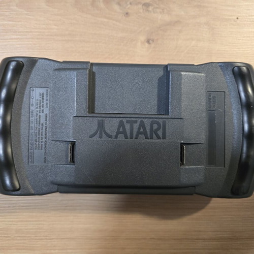 Atari Lynx 2 handheld console non-working, used