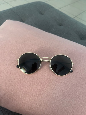 H&M sunglasses black gold vintage like new