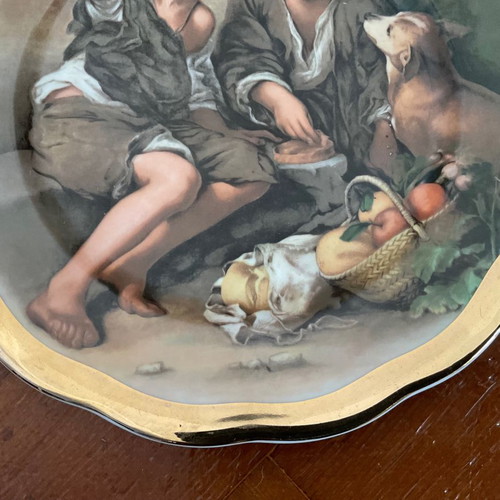 Collectible plate Murillo the beggar boys with minor scratches on gold