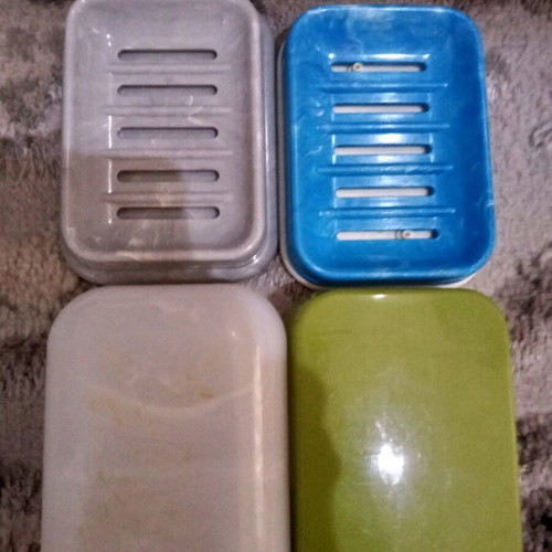 Soap cases, 4 pieces, like new, two with lids