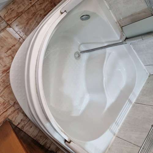 Acrylic corner shower tray white used 95x95 with crack