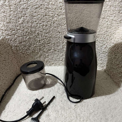 Adler AD4448 electric coffee grinder