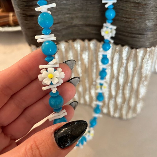 Pendant necklace in blue and white shades like new