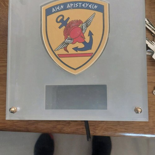 GEEΘA plaque in plexi glass like new