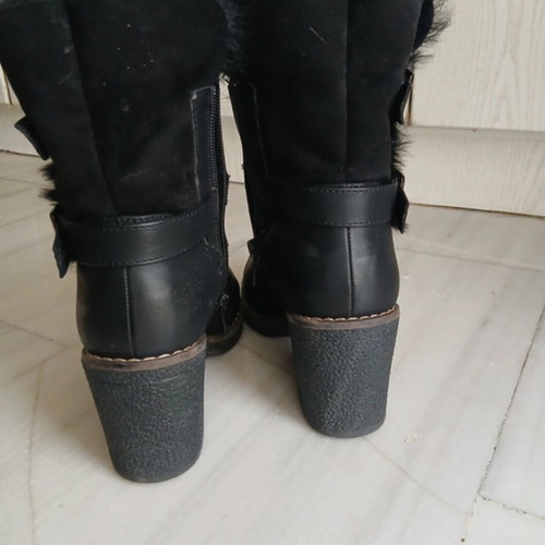 Women's boots with thick heel and fur, size 37, like new