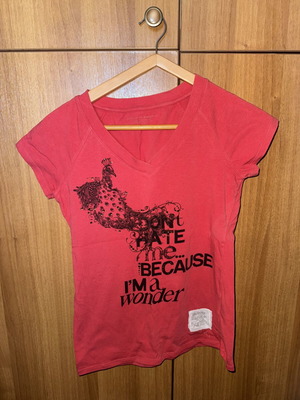 Benetton red t-shirt with print like new, size S