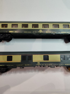 Lima HO train wagons used, set of 2 with details