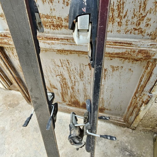 Straight ski equipment used