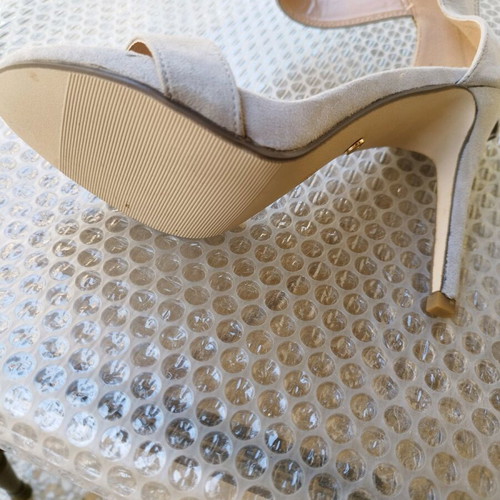 Ideal Shoes Castor Style Sandals New, Rhinestones, Size 38, Gray
