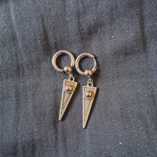 Triangle earrings unisex, new, grey
