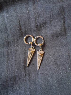 Triangle earrings unisex, new, grey
