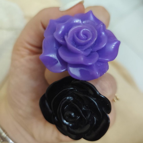 Statement flower rings Paris Collection like new, black and purple