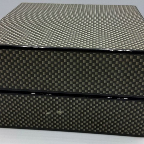 Cigar accessory set box like new with carbon fiber finish