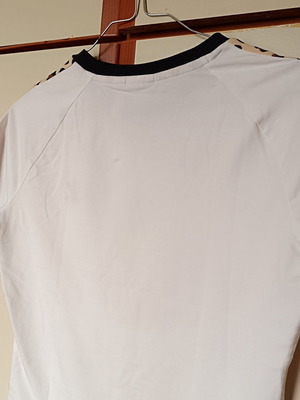 Adidas women's t-shirt like new, size M
