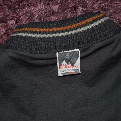 Dale of Norway Trondheim 97 wool sweater like new, colorful, size L