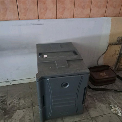 Heated transport box like new