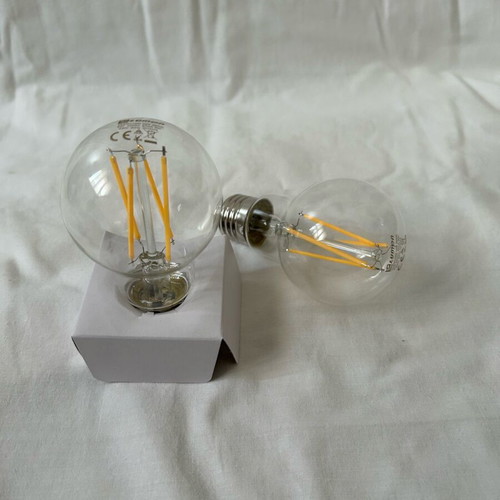 Light bulbs 10W 2800K new, 2 transparent warm light pieces