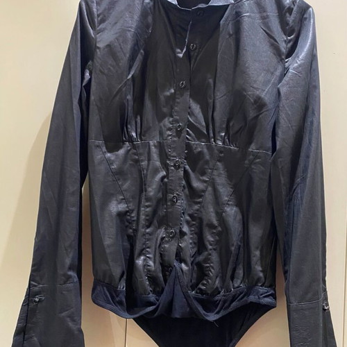 Lynne Black Shirt Bodysuit like new with elastic sleeves