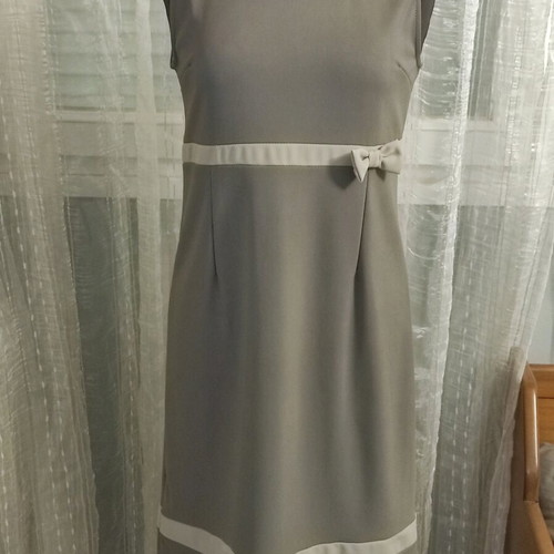 Vintage sleeveless dress in beige-gray, like new