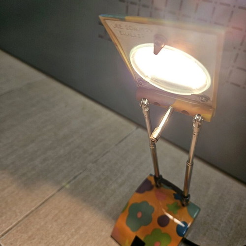 Table lamp like new, modern, height adjustable