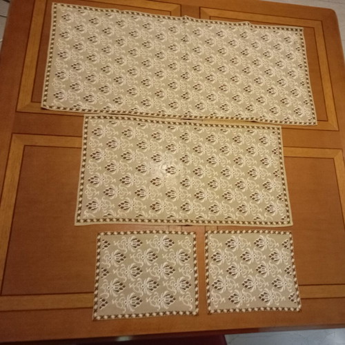 Handmade embroidery set vintage like new, 4 pieces