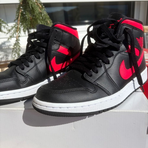 Nike Jordan women's sneakers, black and pink