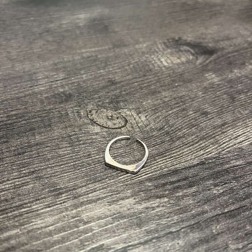 Silver ring brand new in excellent condition