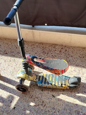 Kikkaboo Scooter 3 in 1 Ride & Skate tricycle with seat used