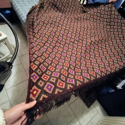 Handmade embroidered rug like new 1.80 × 2.80 m