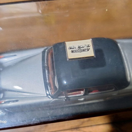 Mercedes-Benz 220 S Minichamps 1/43 Limited Edition collectible model