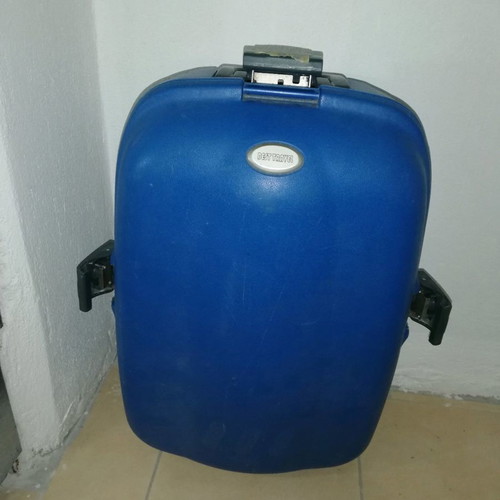 Hard plastic suitcase with lock and wheels