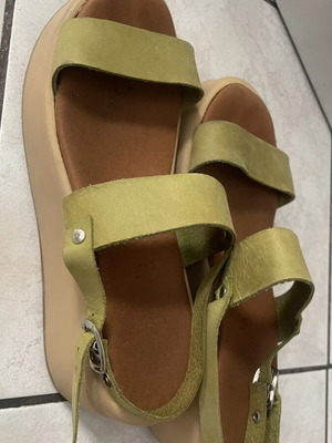 Green platform sandals, size 37